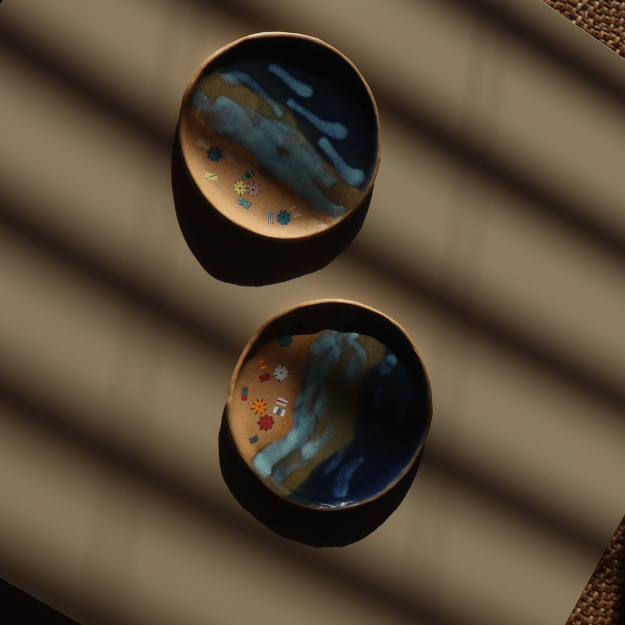 Set of beach plates