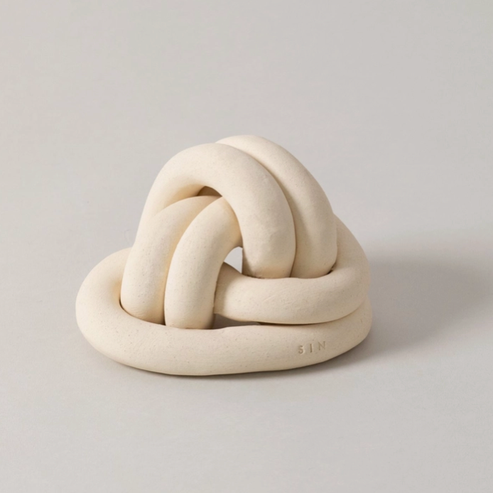 Fist Knot, Bone